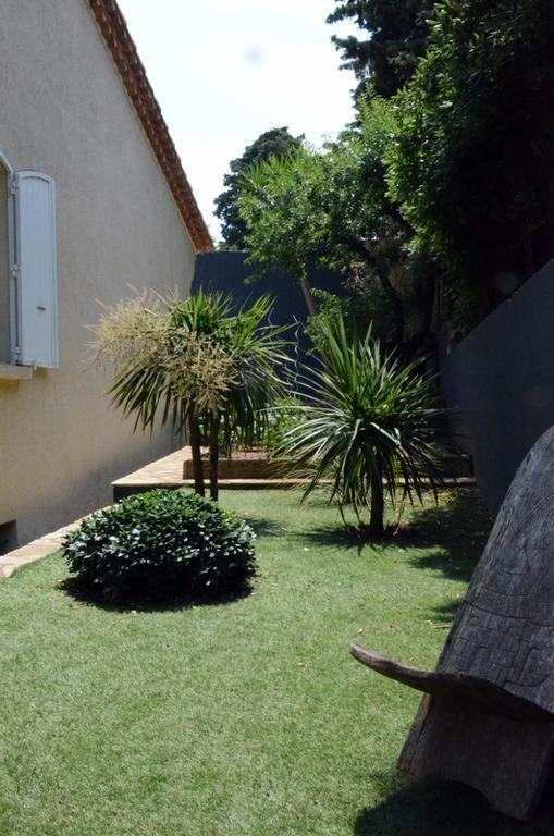 Bed and Breakfast Les Jardins De Galicia Sète Zimmer foto